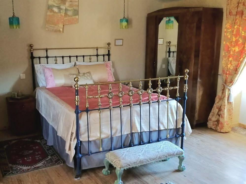 Maison De Textile Apartment Montolieu Kültér fotó